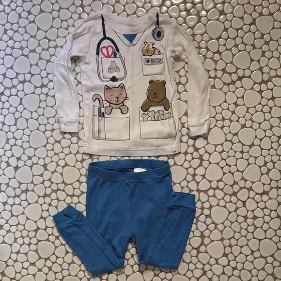 GAP Kids Animal Doctor Long Sleeve & Pant Pajama Set Sz 2T - Picture 3 of 7